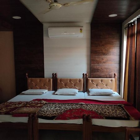 Sgh Guest House 马图拉 外观 照片
