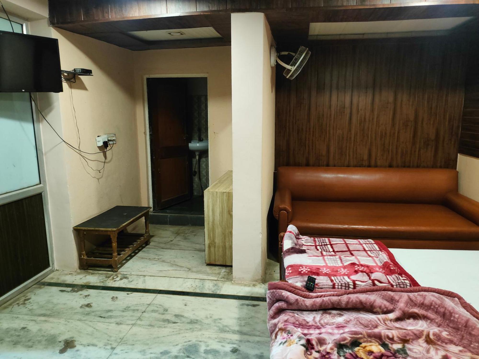Sgh Guest House 马图拉 外观 照片