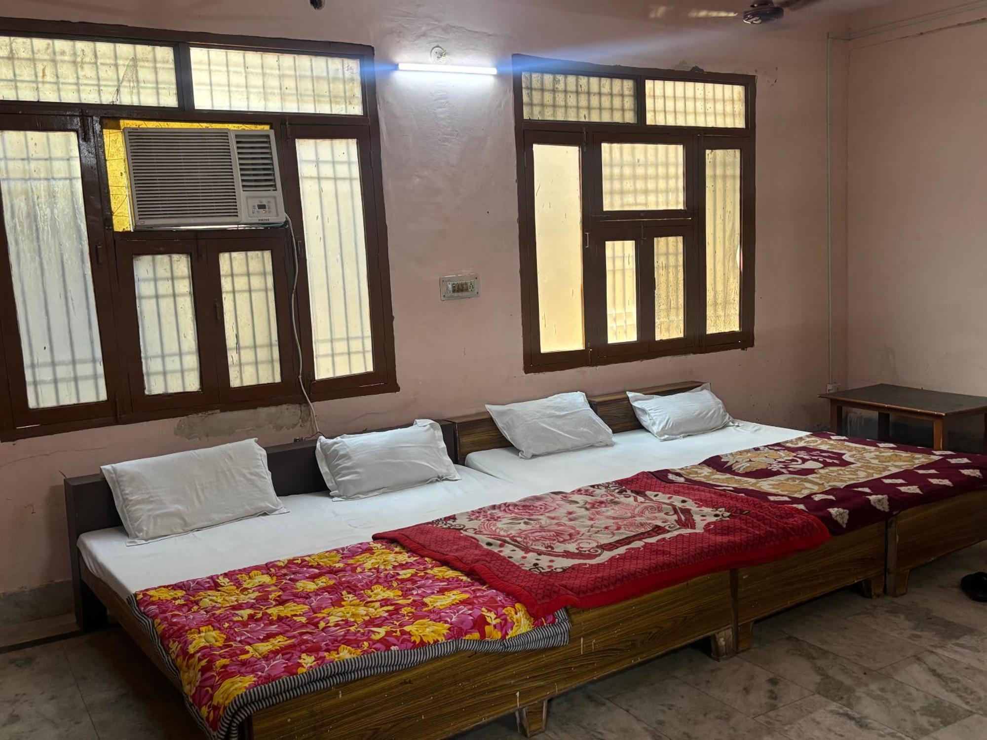 Sgh Guest House 马图拉 外观 照片
