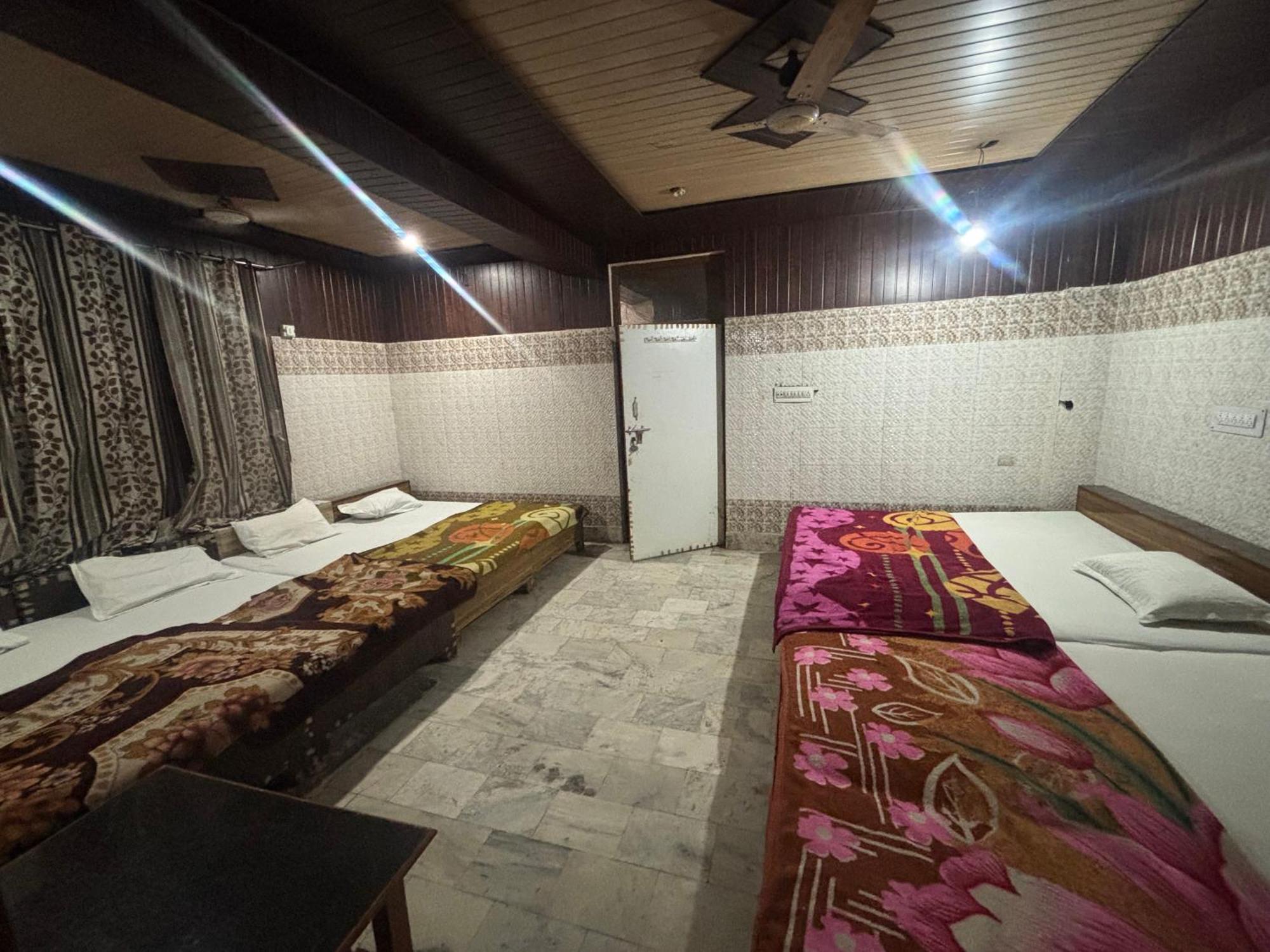 Sgh Guest House 马图拉 外观 照片