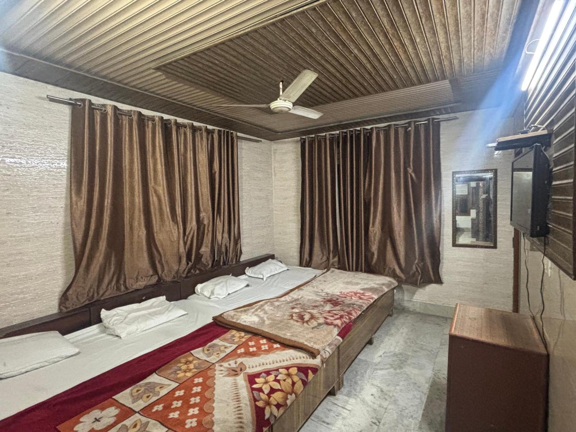 Sgh Guest House 马图拉 外观 照片