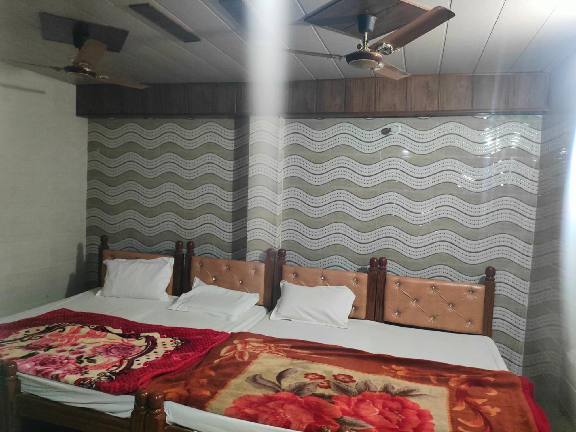 Sgh Guest House 马图拉 外观 照片