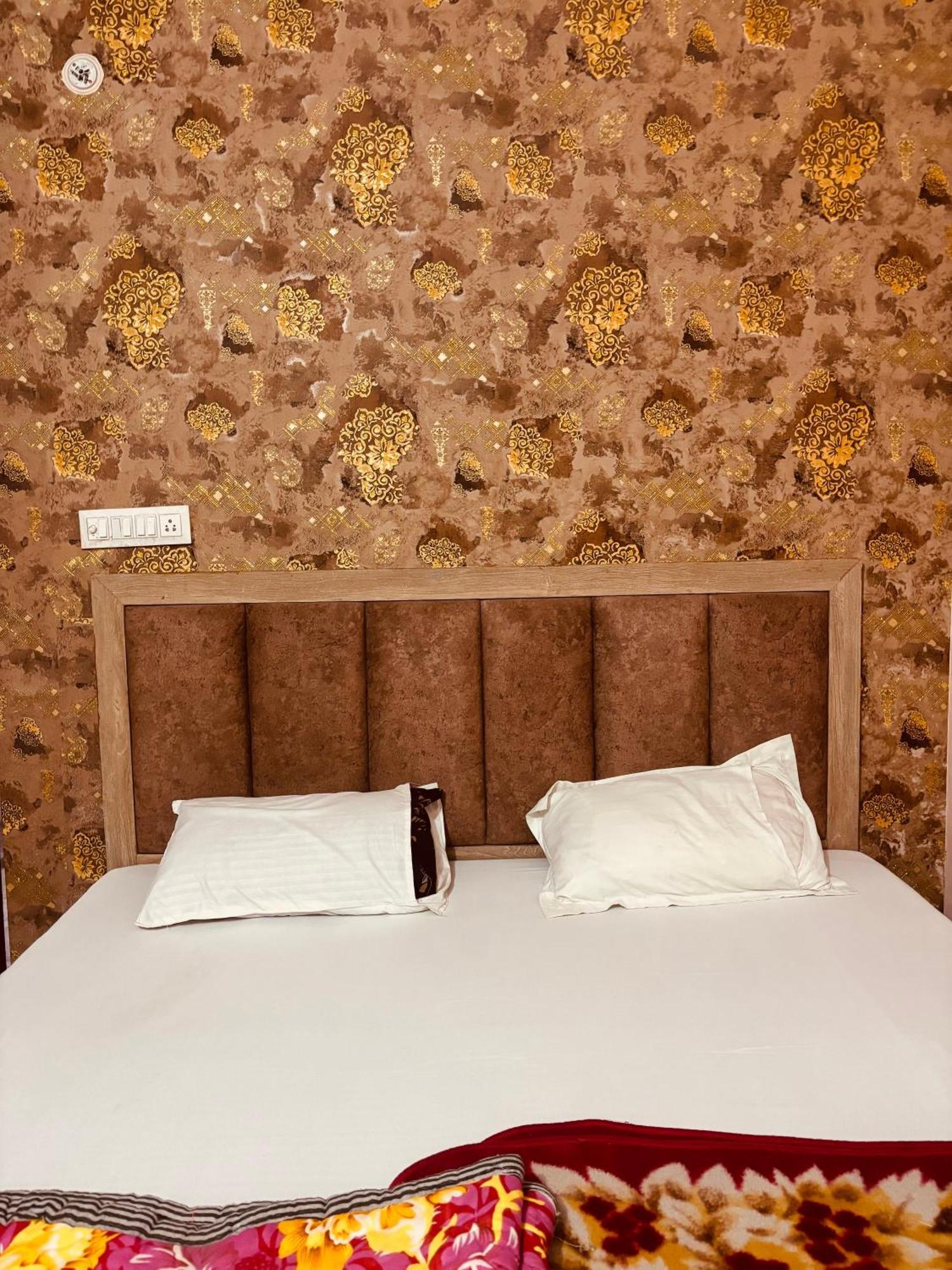 Sgh Guest House 马图拉 外观 照片