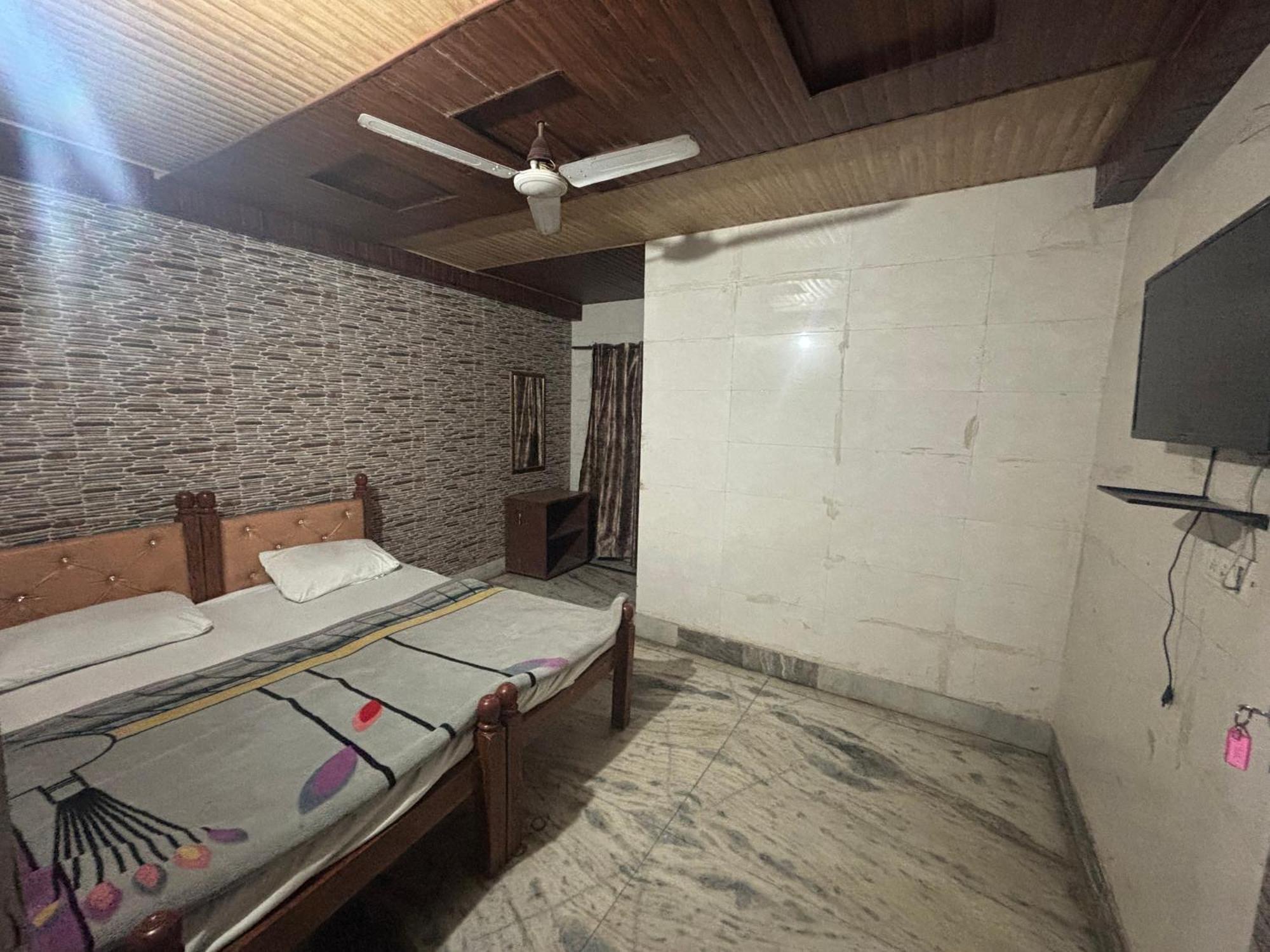 Sgh Guest House 马图拉 外观 照片